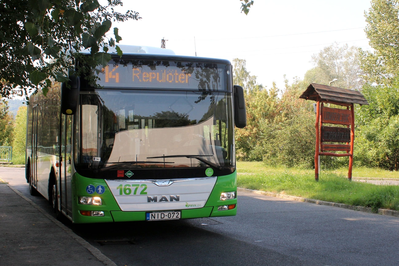busz_hejo_park_mvk_megallo.jpg
