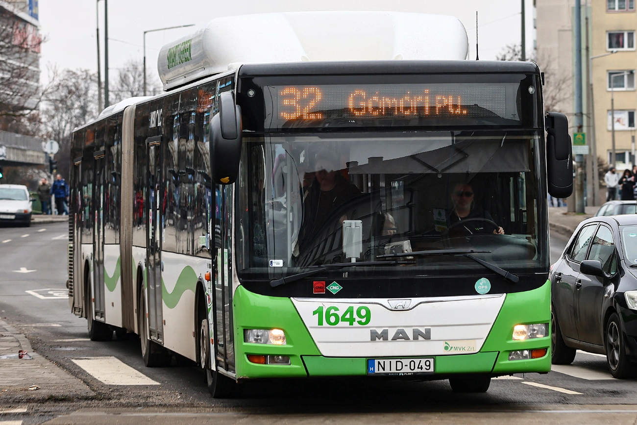autobusz_mvk_32.jpg