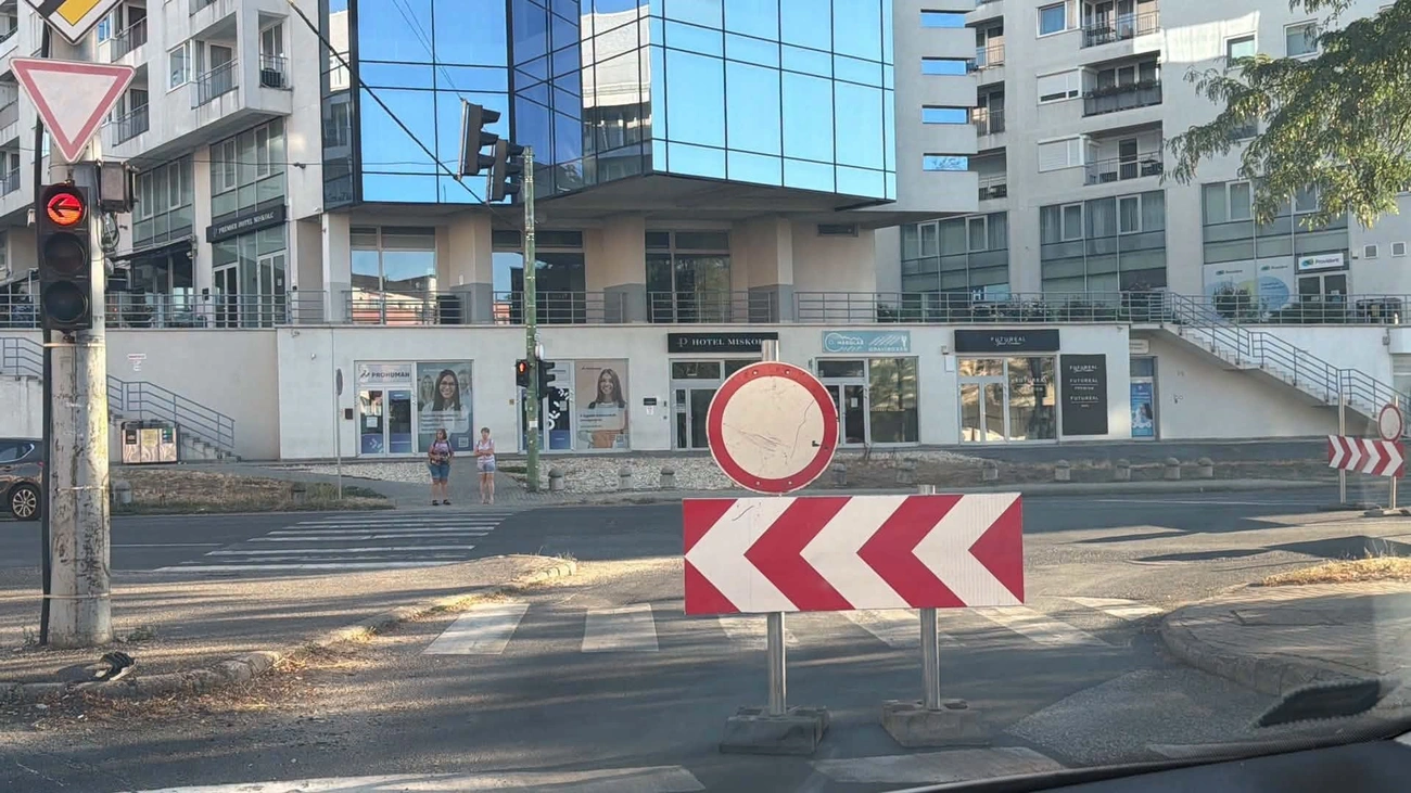 A Szeles utca – Petőfi tér és Szentpáli utca közötti szakasza a Petőfi tér irányában lezárásra kerül