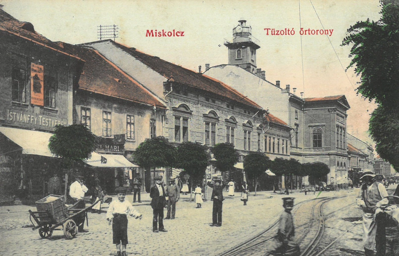 01_a-miskolci-foutca-es-annak-mellekutcai-sokaig-a-varos-vasarainak-kozponti-helyszine-volt.jpg