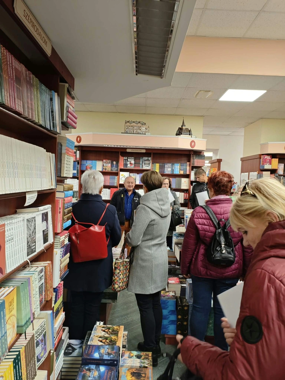 MiMi belvárosi séta a Géniusz Könyváruházban. Fotó: Reiman Zoltán