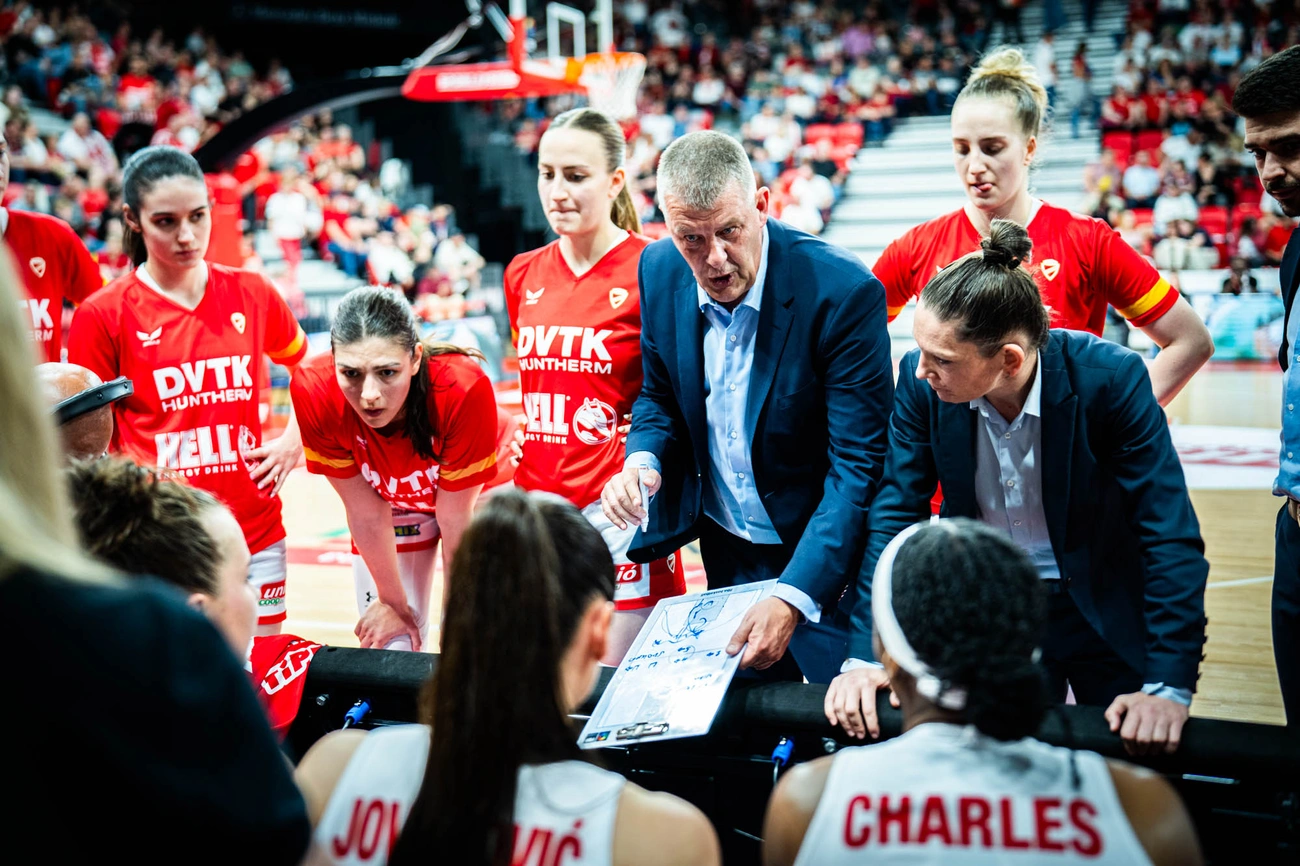 DVTK HUNTHERM - Sopron Basket 64-66
