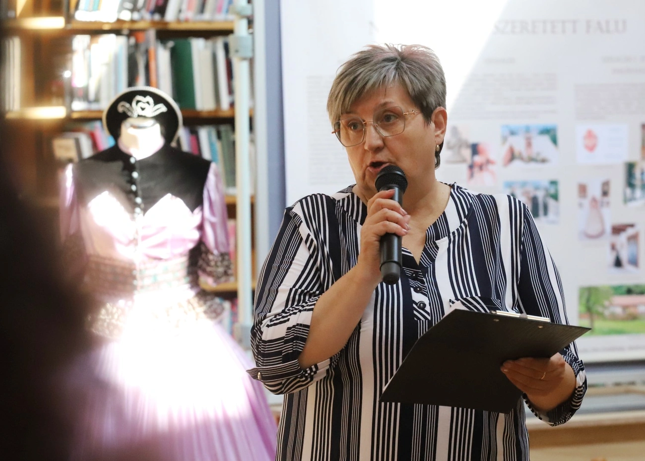 Szeleczky Zita kiállítás a II. Rákóczi Ferenc Könyvtárban