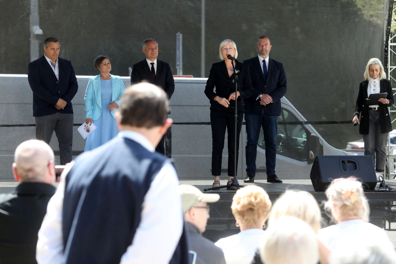 Civil Nap az Erzsébet téren