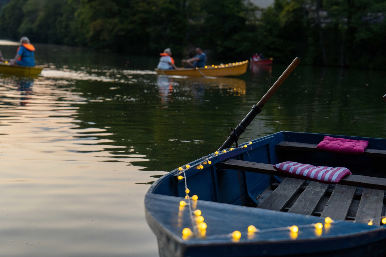 Gyertyafényes csónakázás a Hámori-tavon