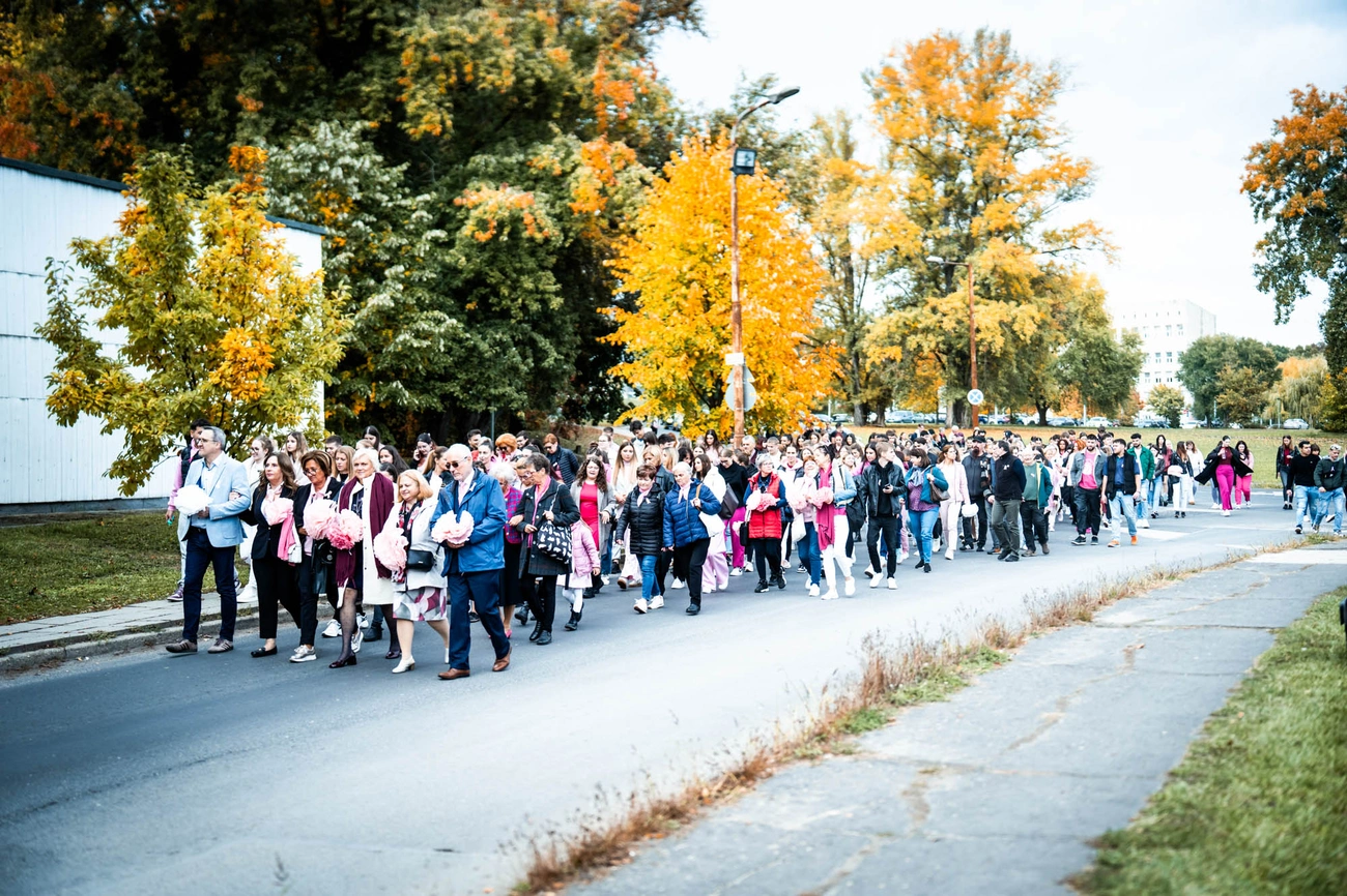 Rózsaszín séta a Miskolci Egyetemen