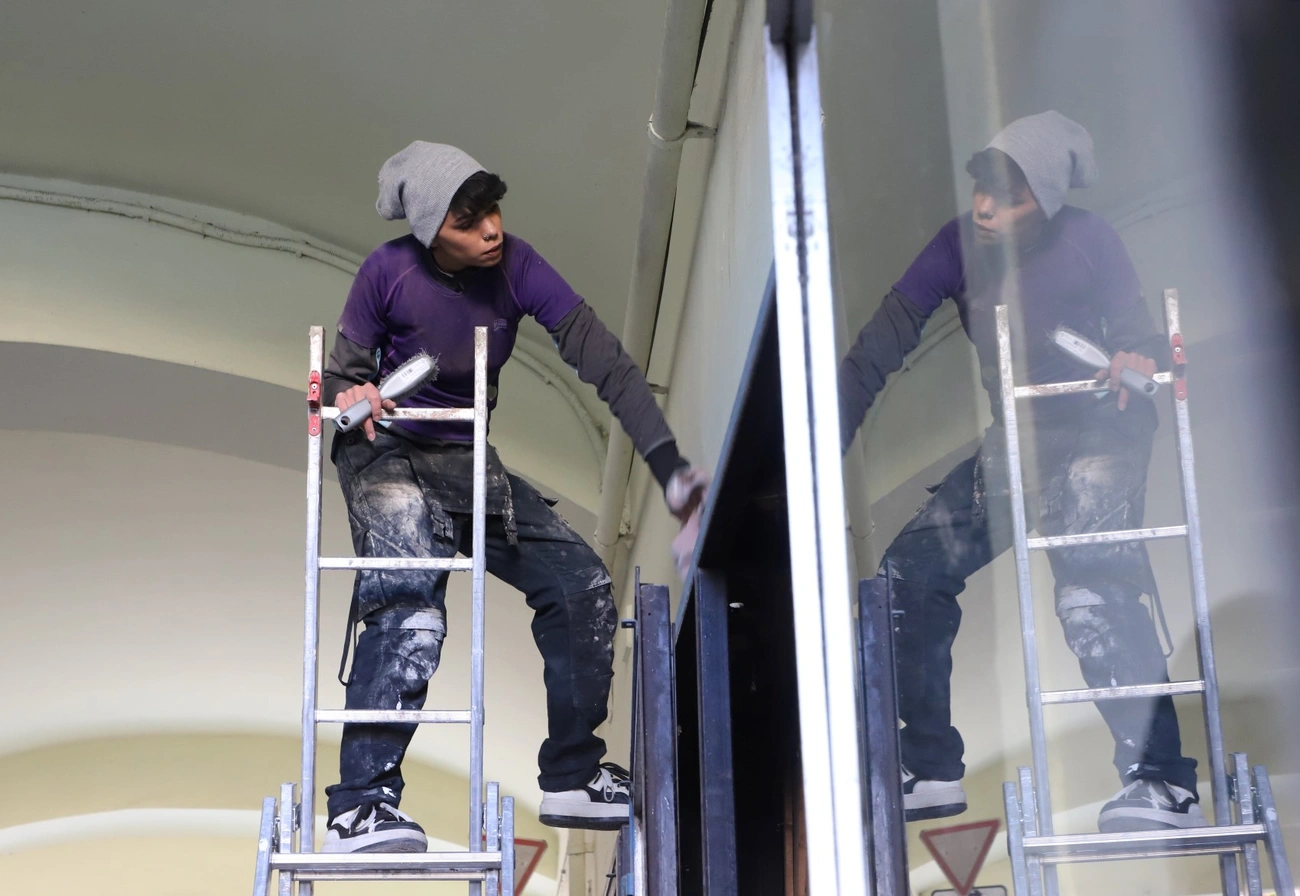 A Miskolci Belvárosi Kör kapualj festése