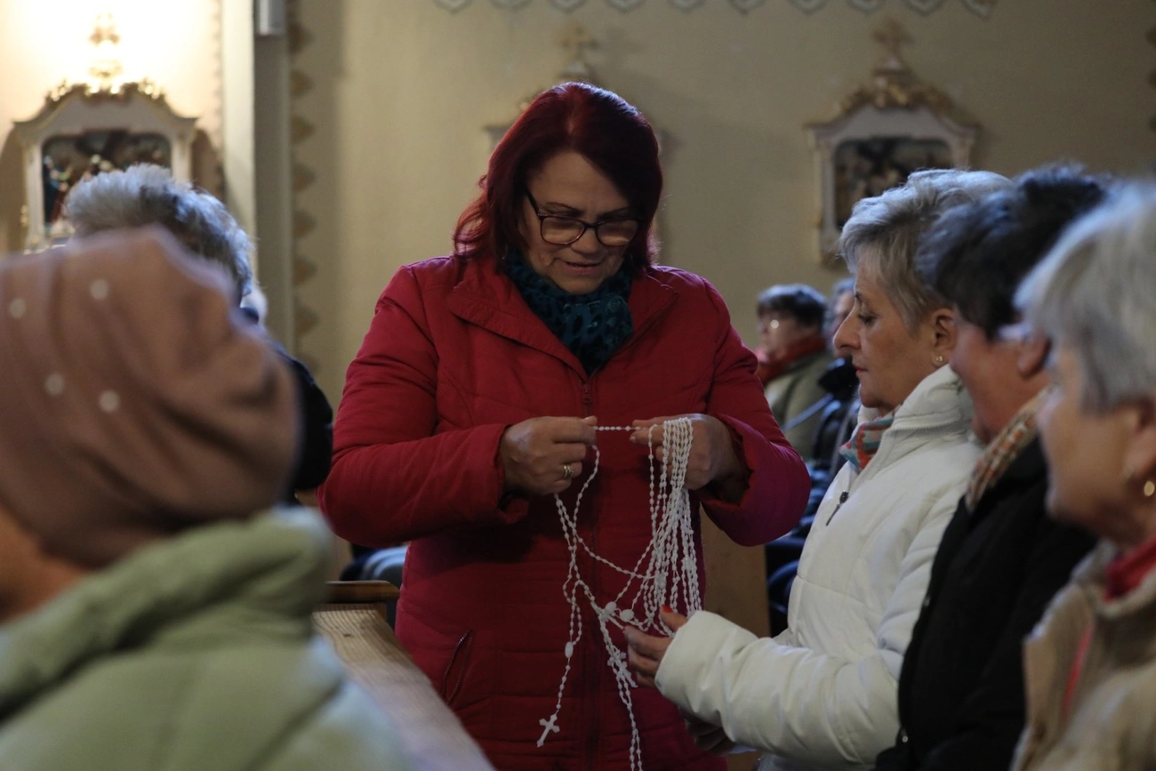 Rózsafüzér a békéért Felsőhámorban