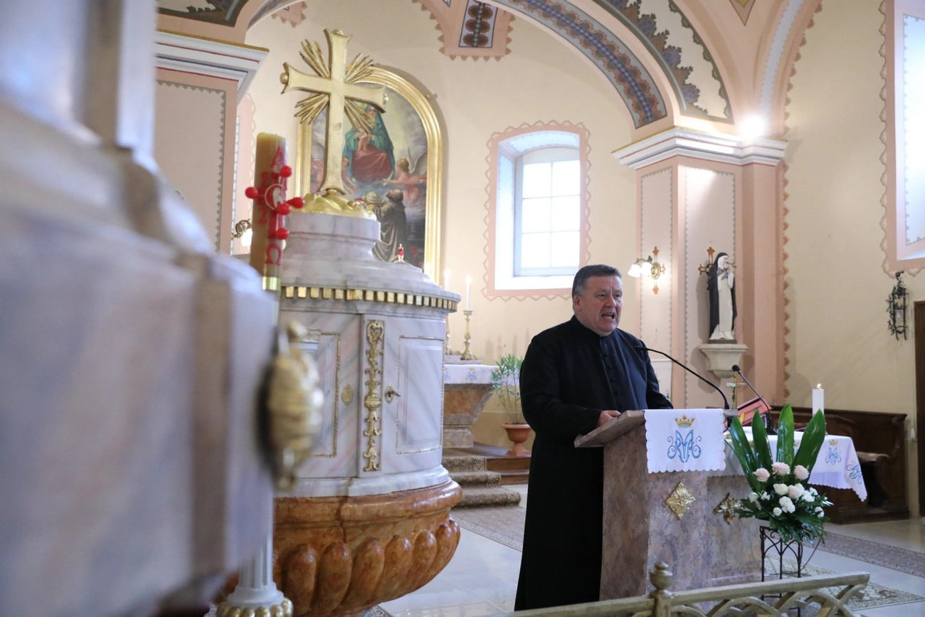 Rózsafüzér a békéért Felsőhámorban