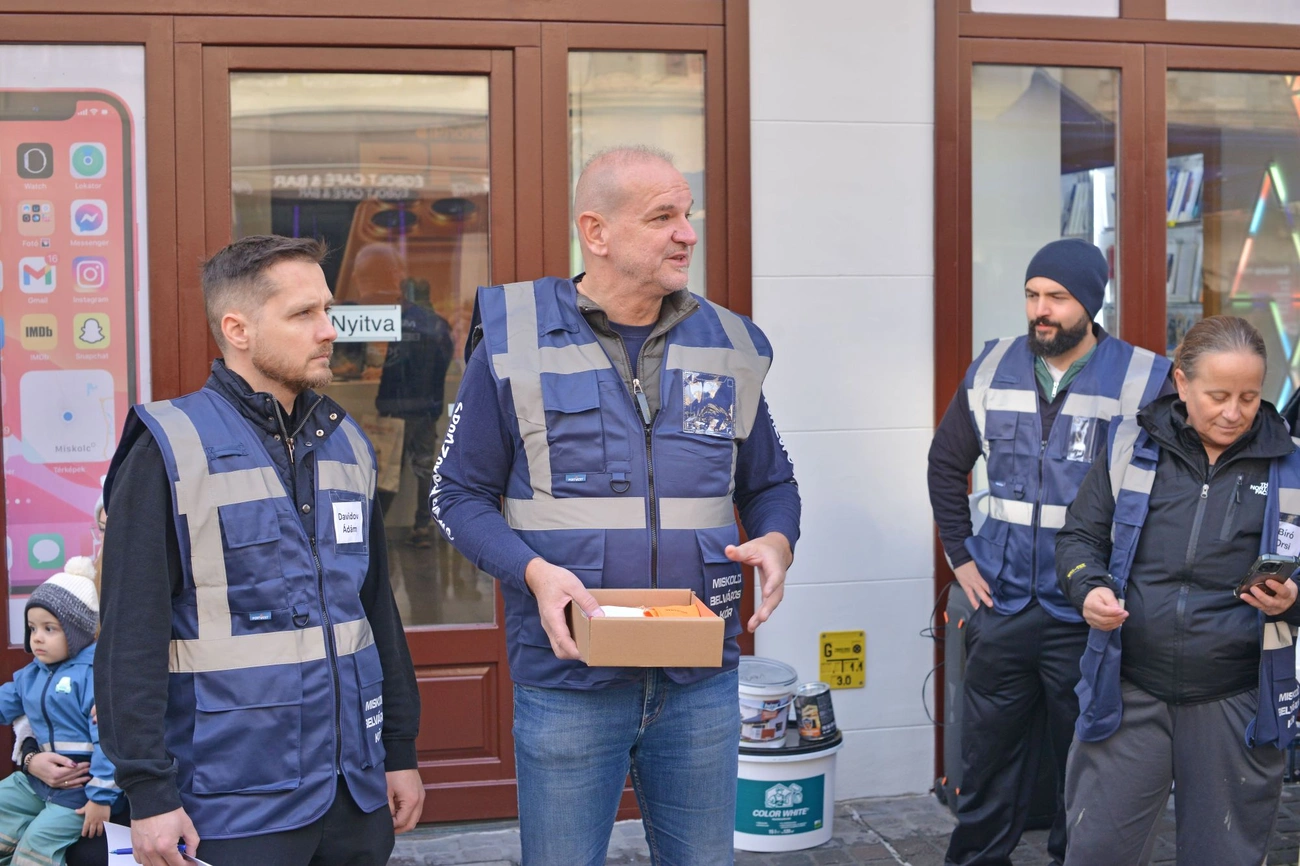 Belvárosi kapualj festés
