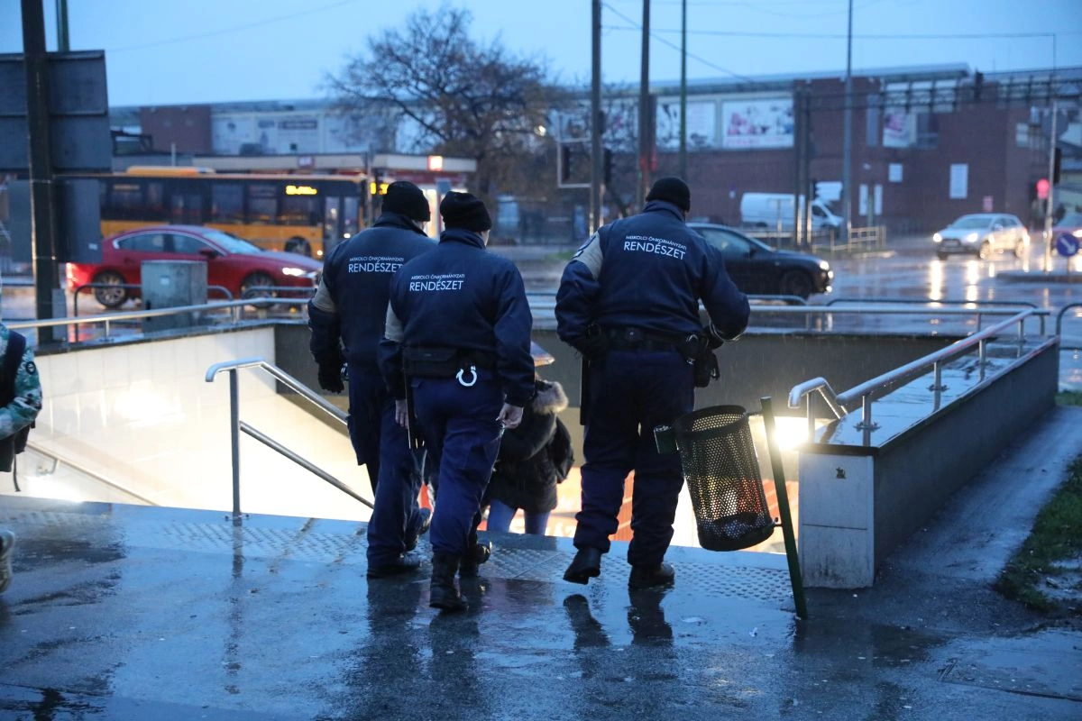 Rendészeti ellenőrzés a Centrumnál. Fotó: Juhász Ákos