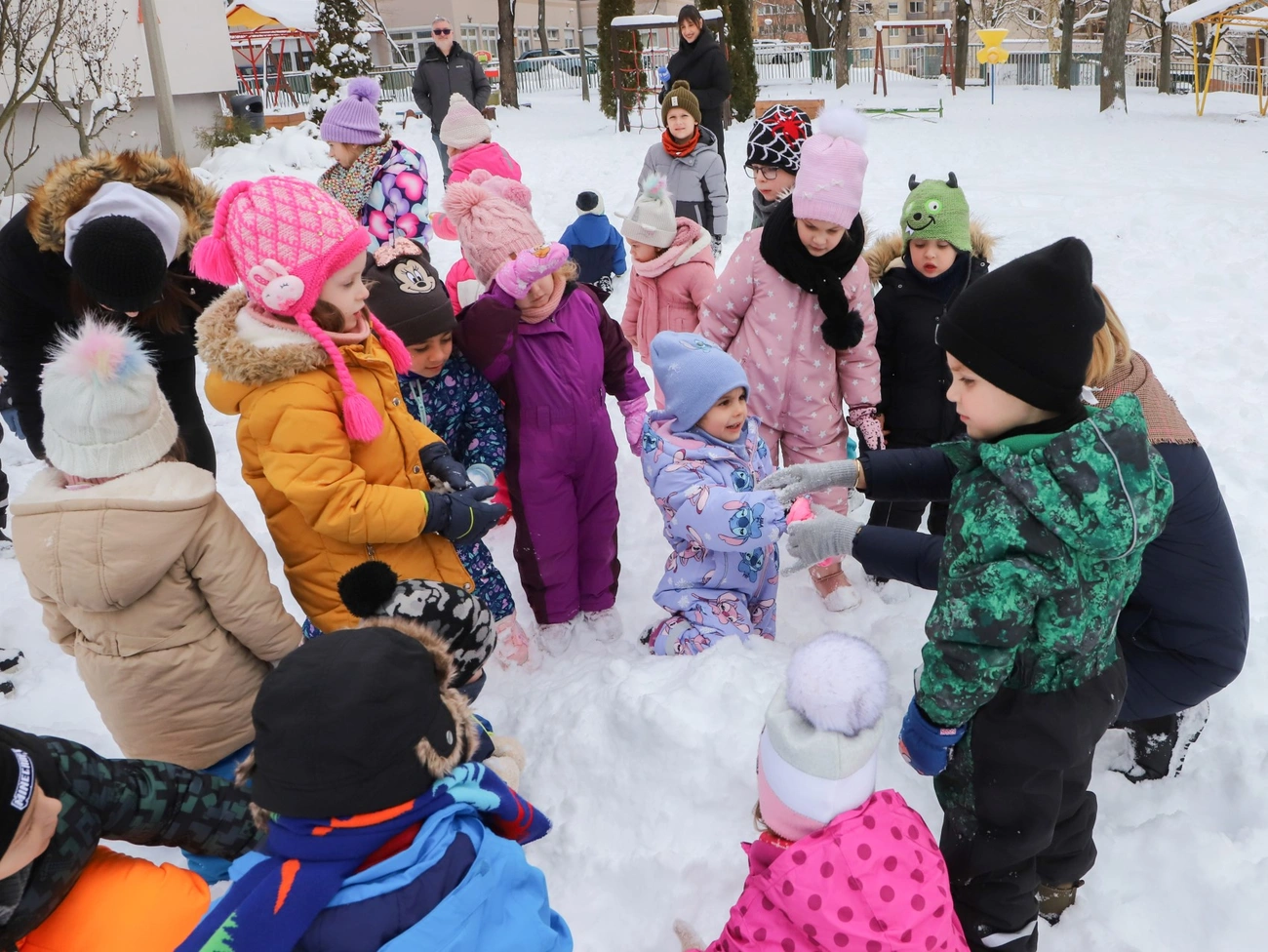 Hóember építés, szánkózás a Brunszvik oviban