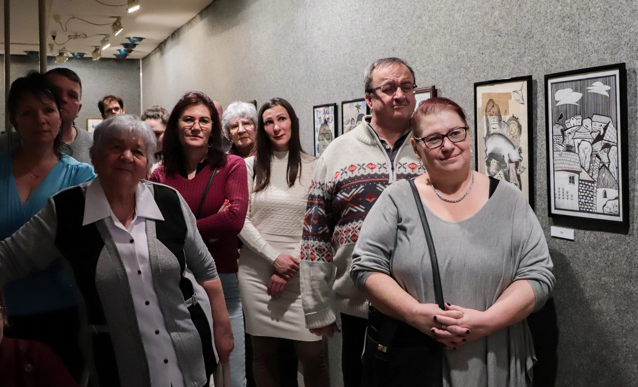 Czibik Ádám grafikus kiállítása az Ifiházban