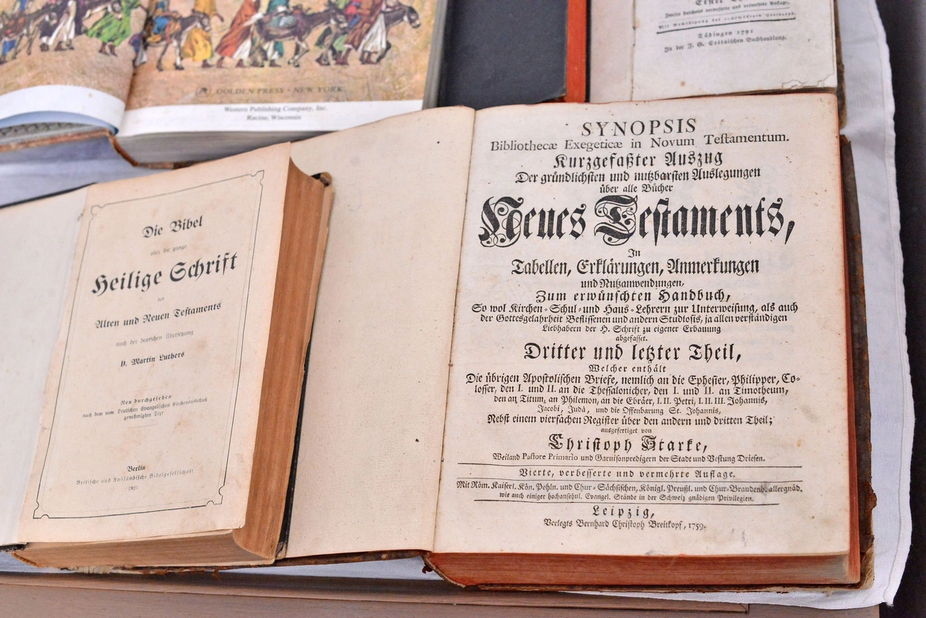 Bibliakiállítás a Kossuth utcai templomban