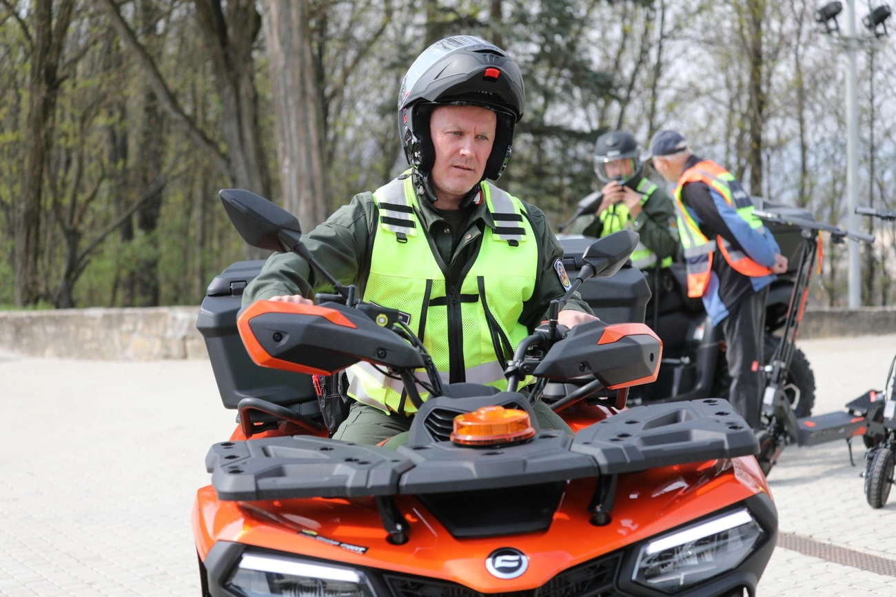 Gépjármű átadás a polgárőr és rendészeti szervezeteknek