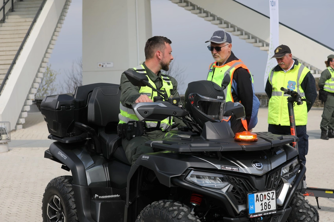 Gépjármű átadás a polgárőr és rendészeti szervezeteknek