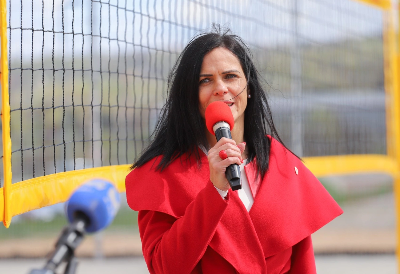 Strandröplabda pálya átadó a DVTK soprtligetben