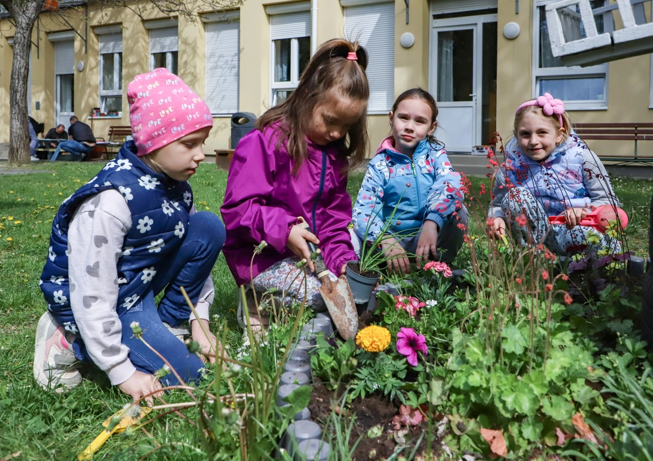 Föld napja a Mesevár Óvodában a MIHŐ munkatársaival