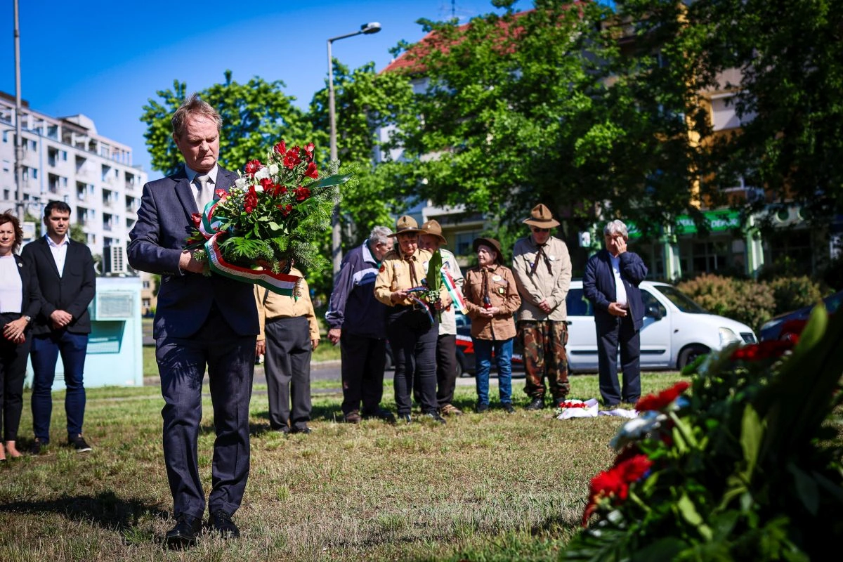 Bombatámadás áldozataira emlékeztek