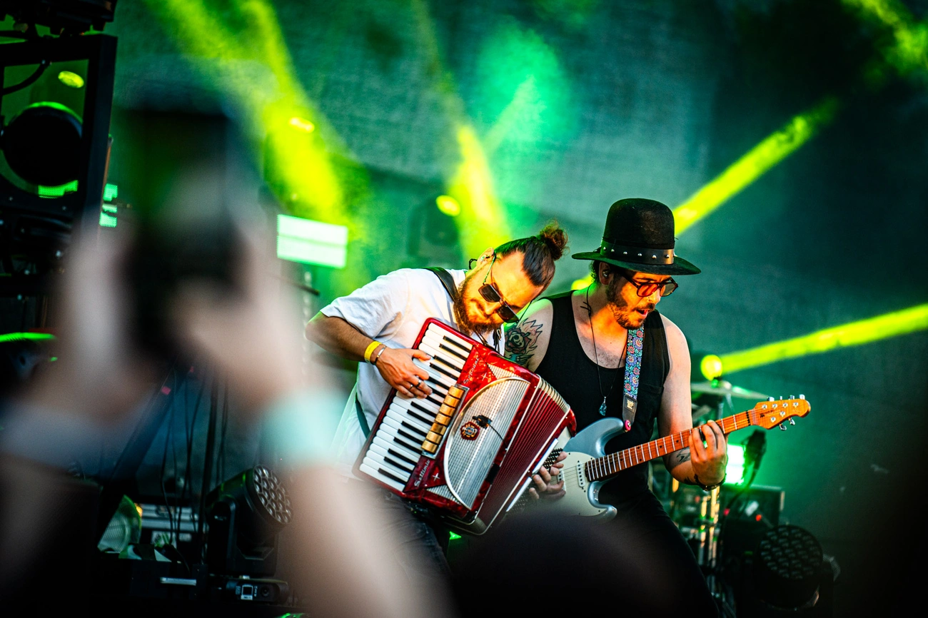 Dánielfy és Parno Graszt koncert a Csengey-kertben