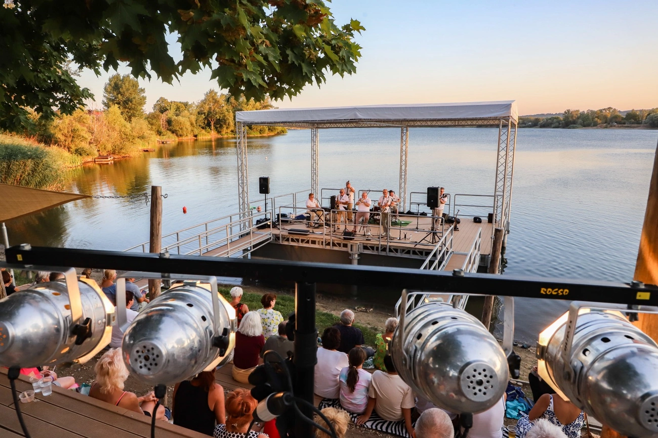 Miskolci Dixieland Band a Mályi Plázson