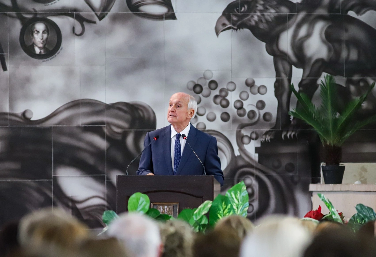 Baka András a  Nemzetközi Hungarológiai Kongresszuson az egyetemen