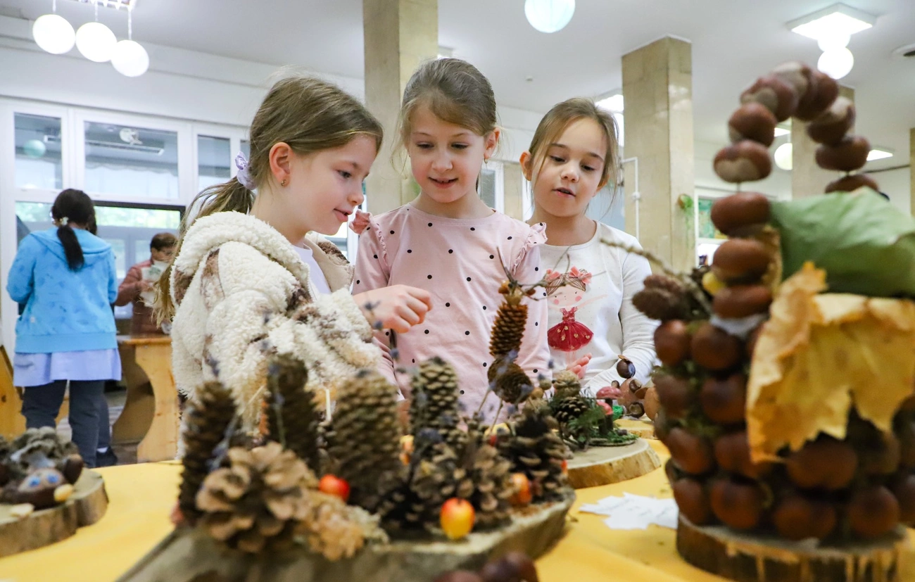 Termés báb kiállítás a Fazekasban