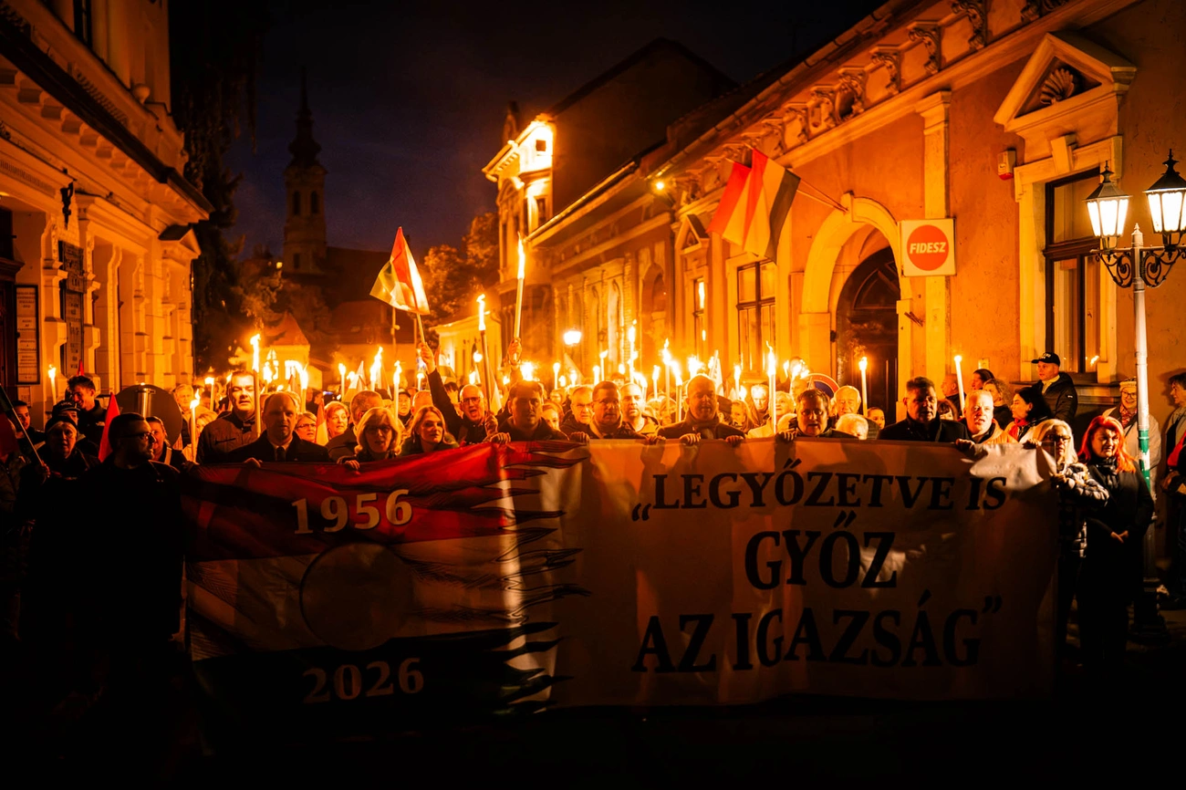 Fidesz-KDNP fáklyás felvonulás Gulyás Gergellyel