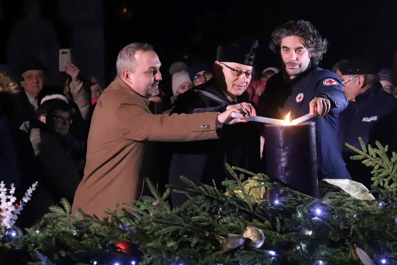 Adventi gyertyagyújtás a Szent István téren 