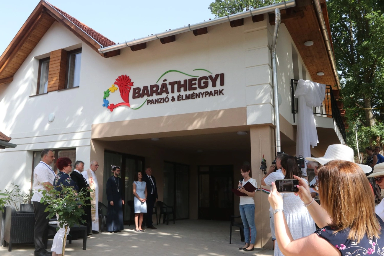 Baráthegyi Családbarát Panzió és Élménypark átadása 