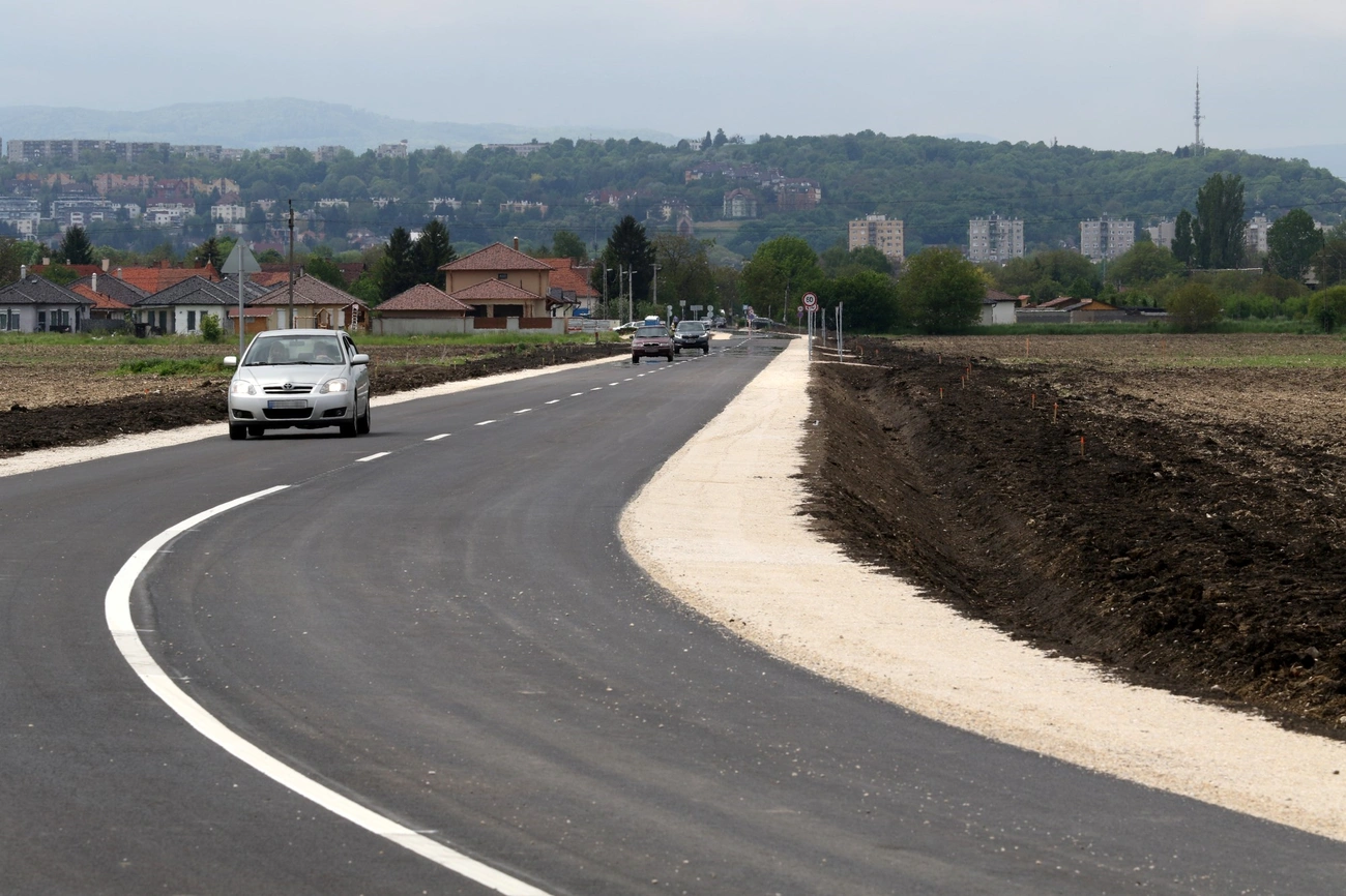 Átadták a forgalomnak a Csokonai utca Fonoda utcára kivezető új szakaszát 