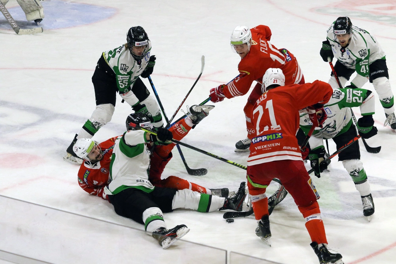 DVTK Jegesmedvék - HC Nové Zámky 