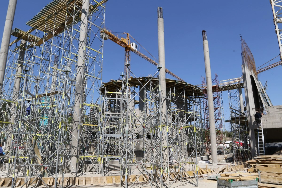 Miskolctapolca: párhuzamosan dolgoznak kint és bent 