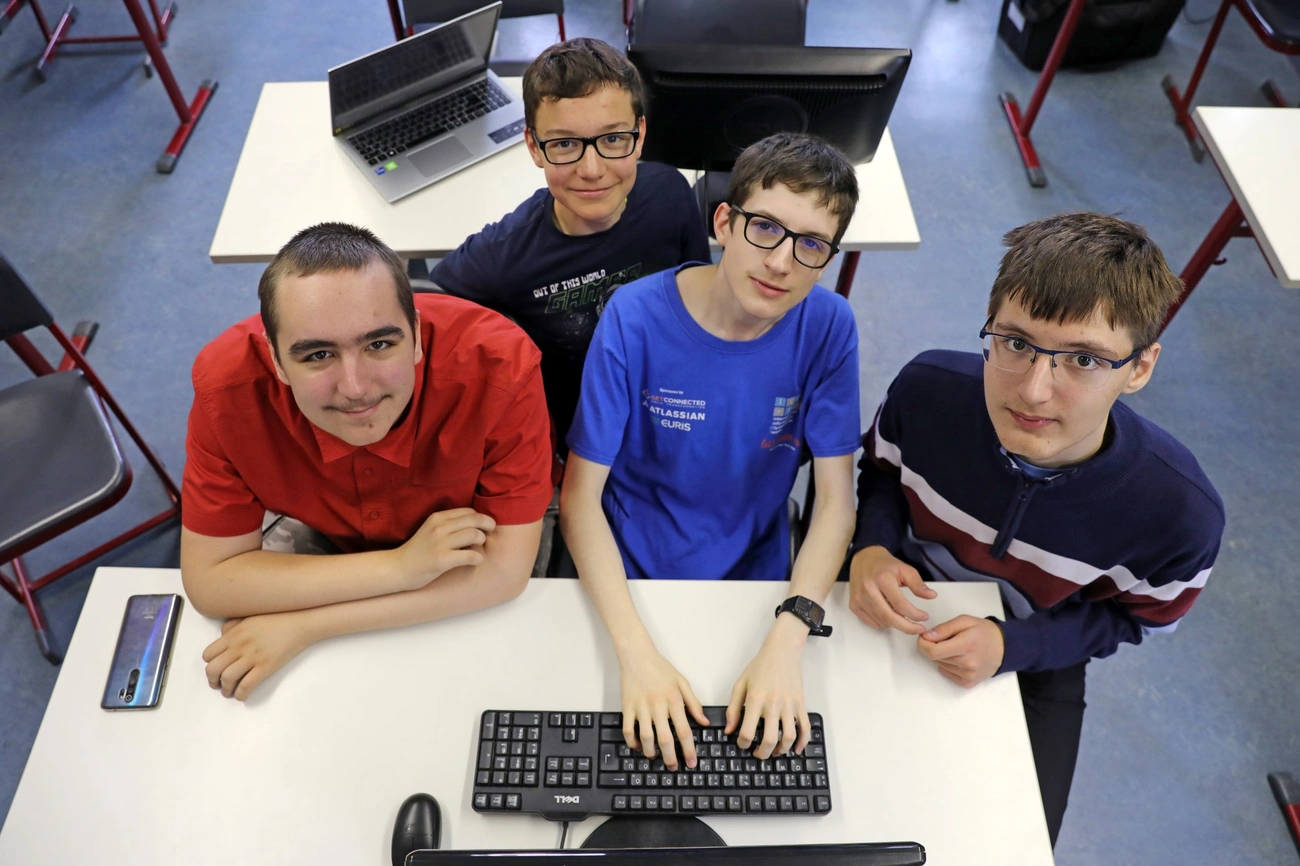 Nemzetközi informatikai csapat diákolimpia nyertese a Földes 