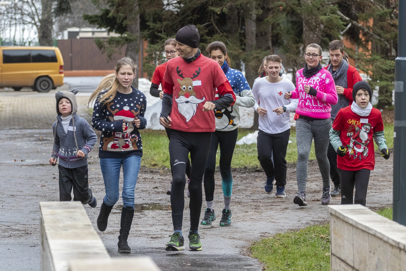 Karácsonyi Ciki-cuki pulcsis futás  