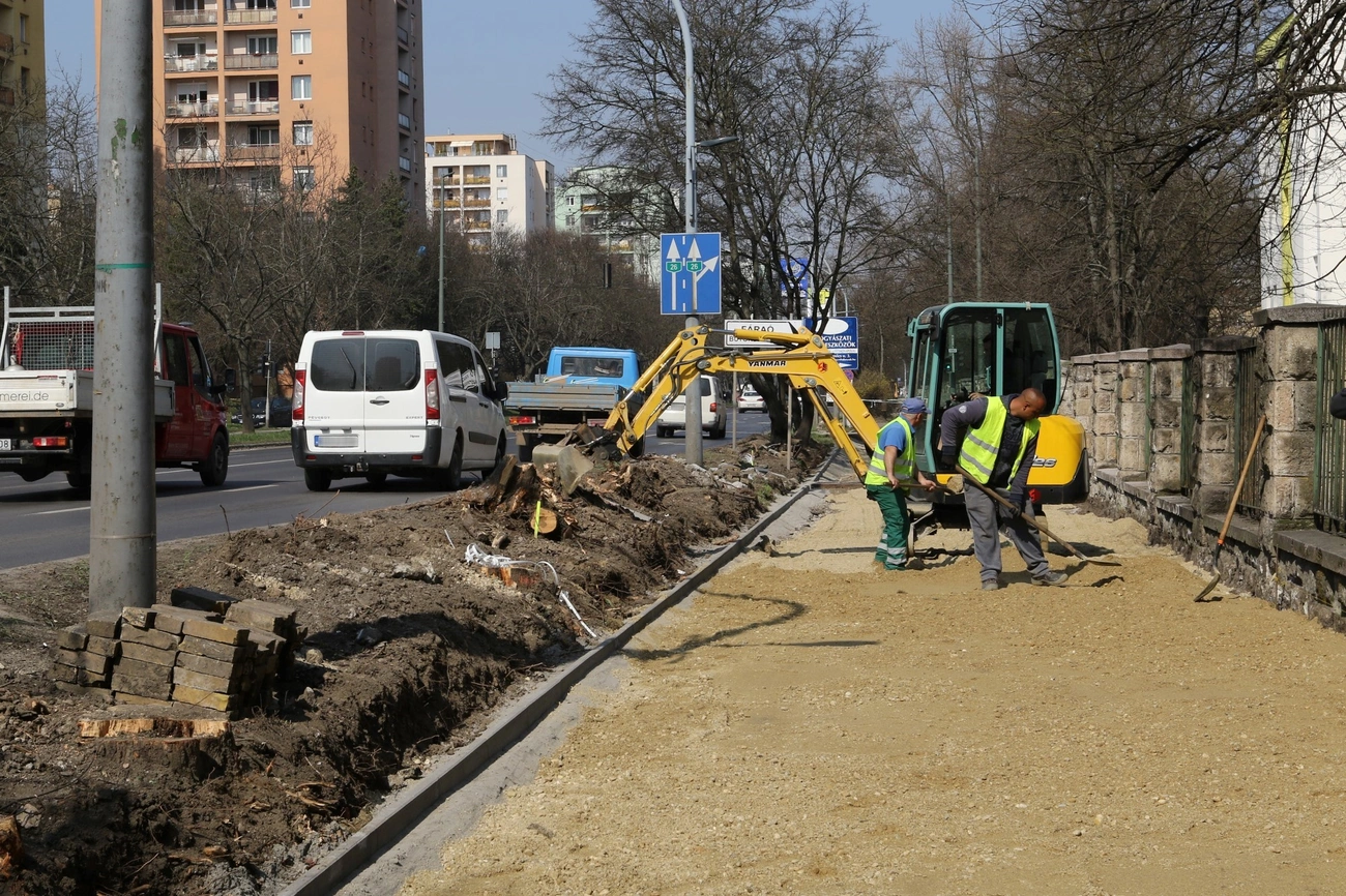 Épül az új kerékpárút 