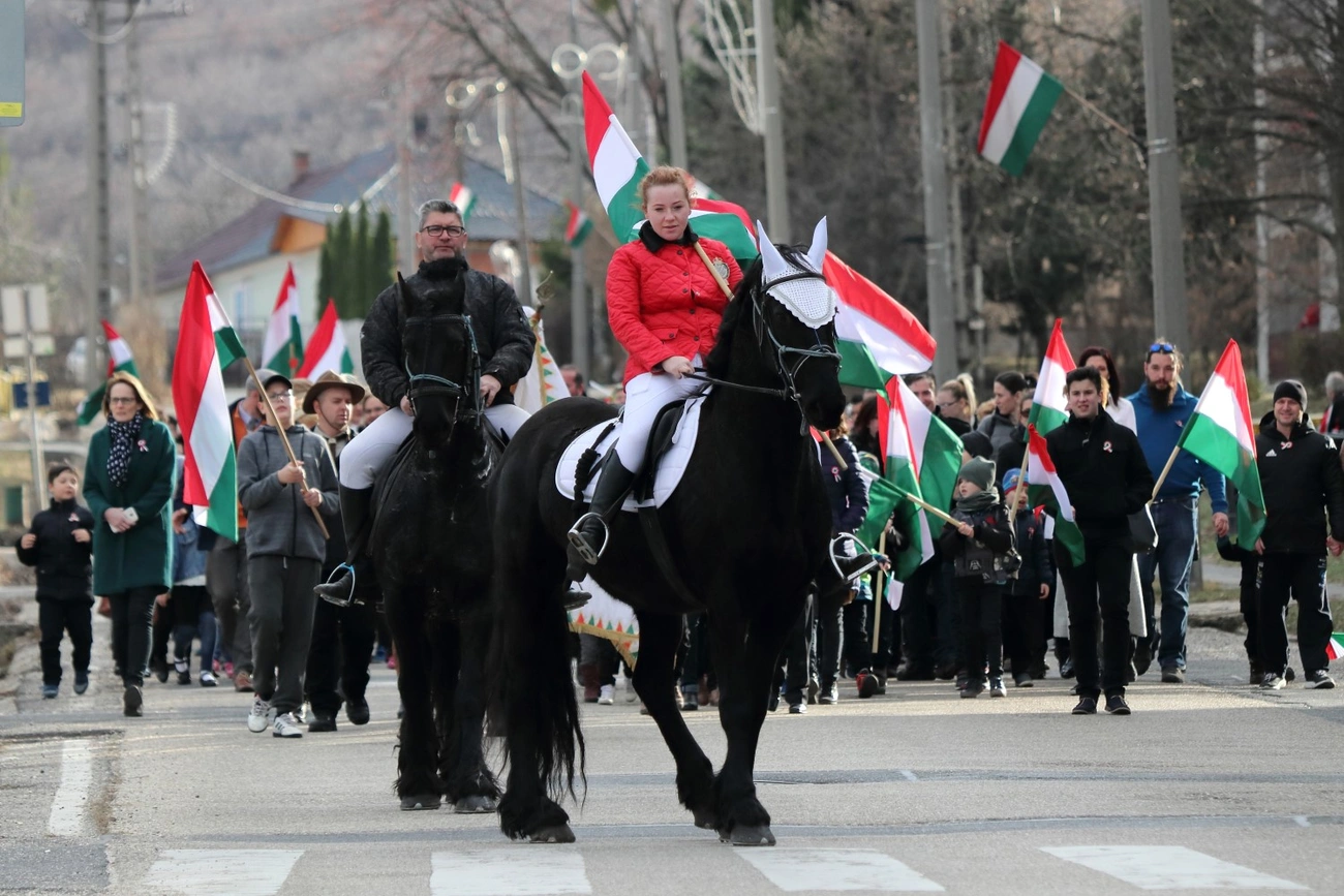 Ünnepi megemlékezés Komlóstetőn 