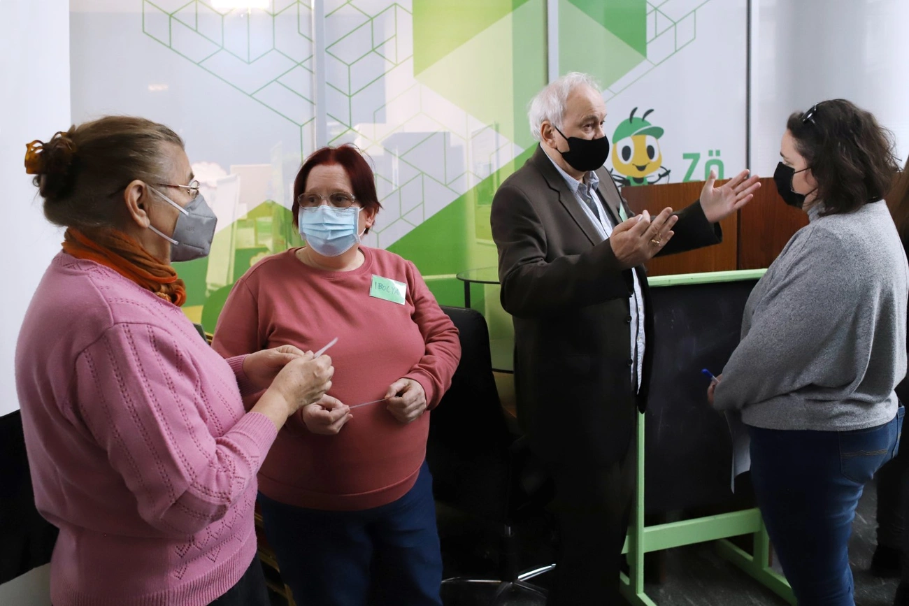 Közösségi beszélgetés a Részvételi irodában 