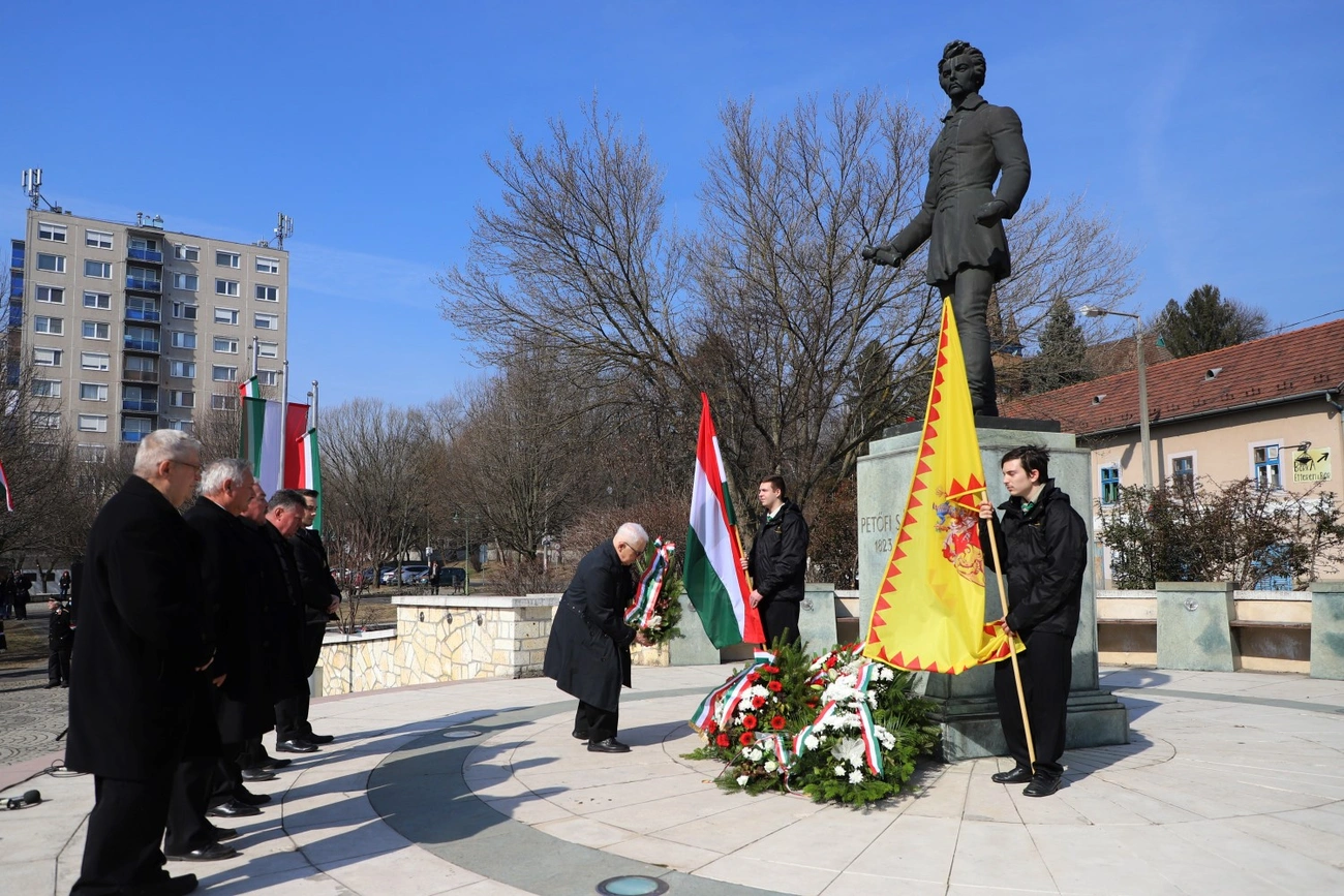 Koszorúzások március 15-én I. 