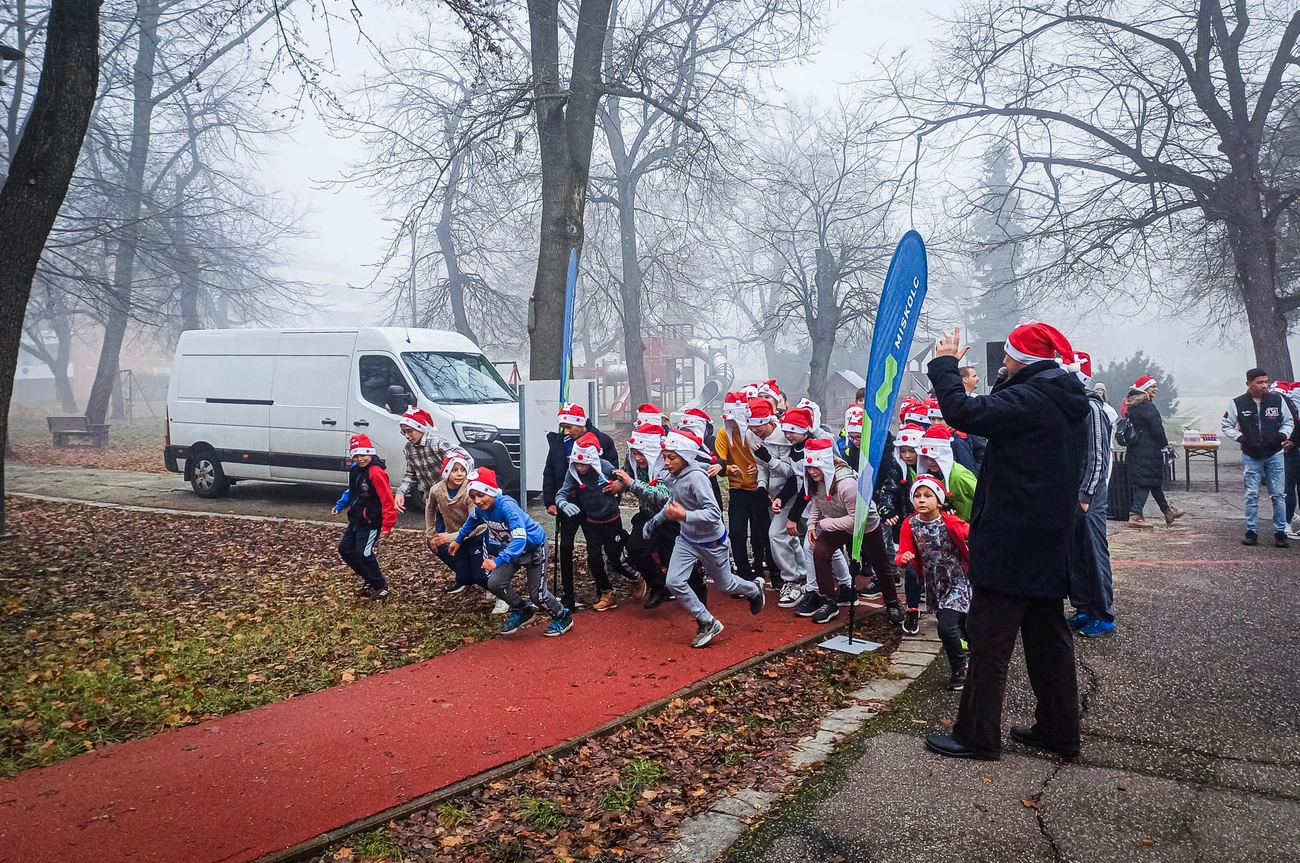 Mikulásfutás a népkerti futókörön 