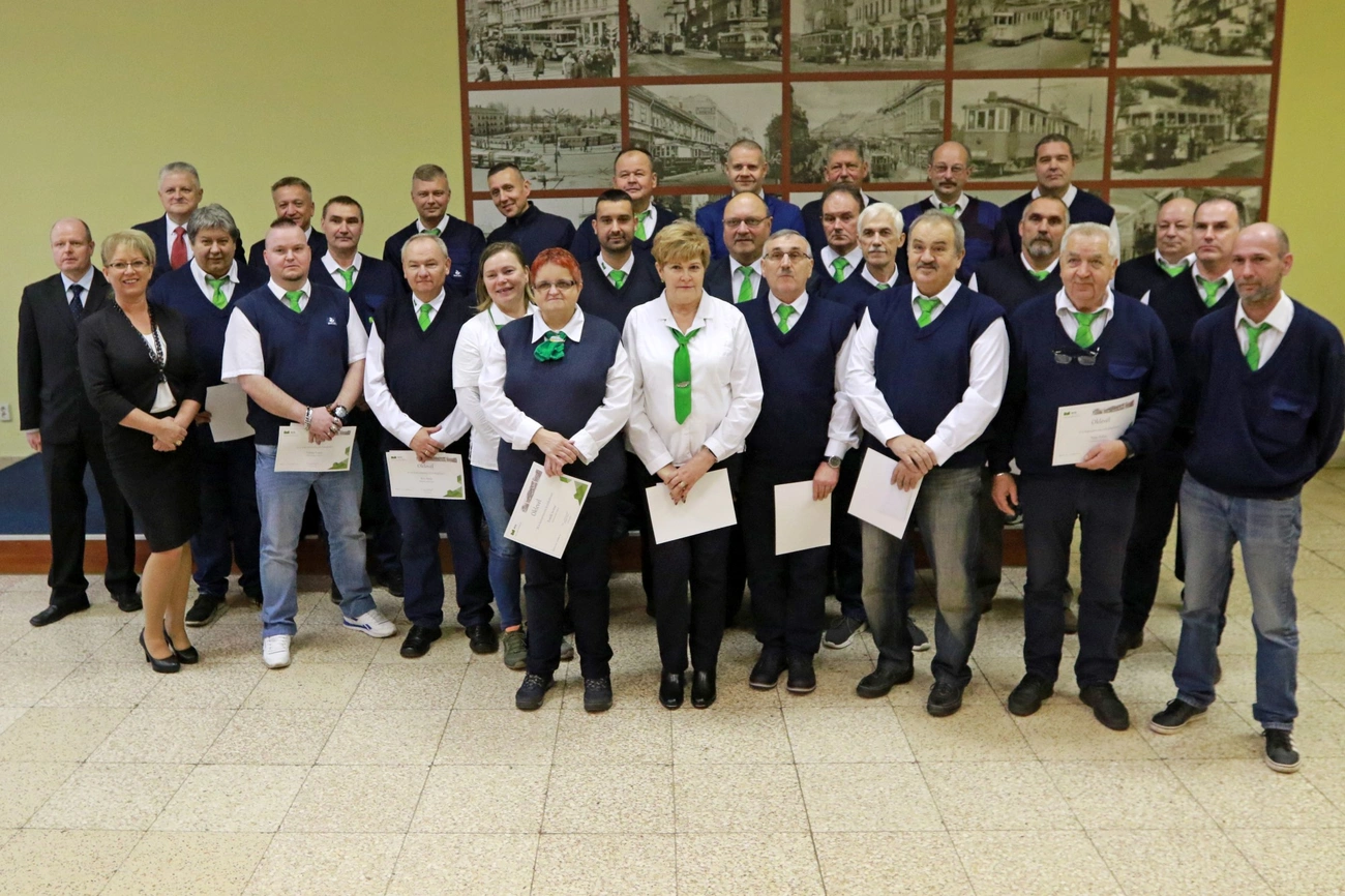 A balesetmentesen közlekedő járművezetőket díjazta az MVK 