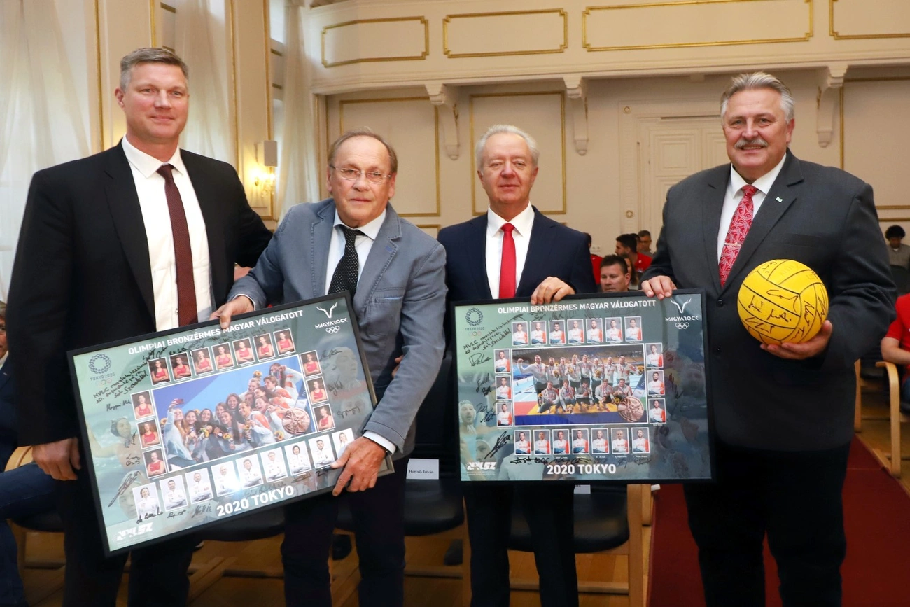 A 10 éves MVLC-t ünnepelték a városházán 