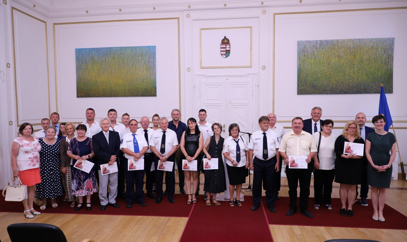 Önkéntes munkát végző szervezetek elismerése 