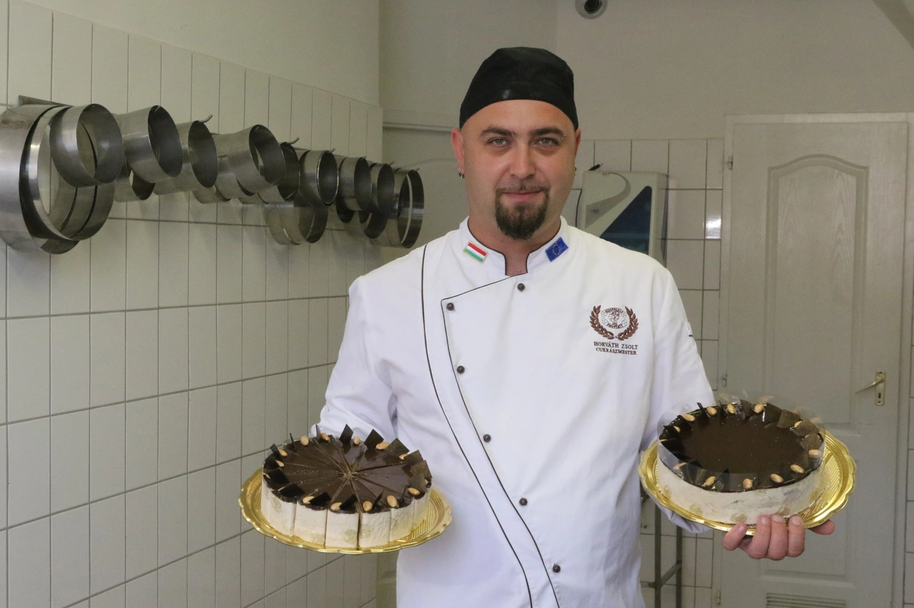 „CURIOSITAS – Kíváncsiság” az ország tortája az idén 