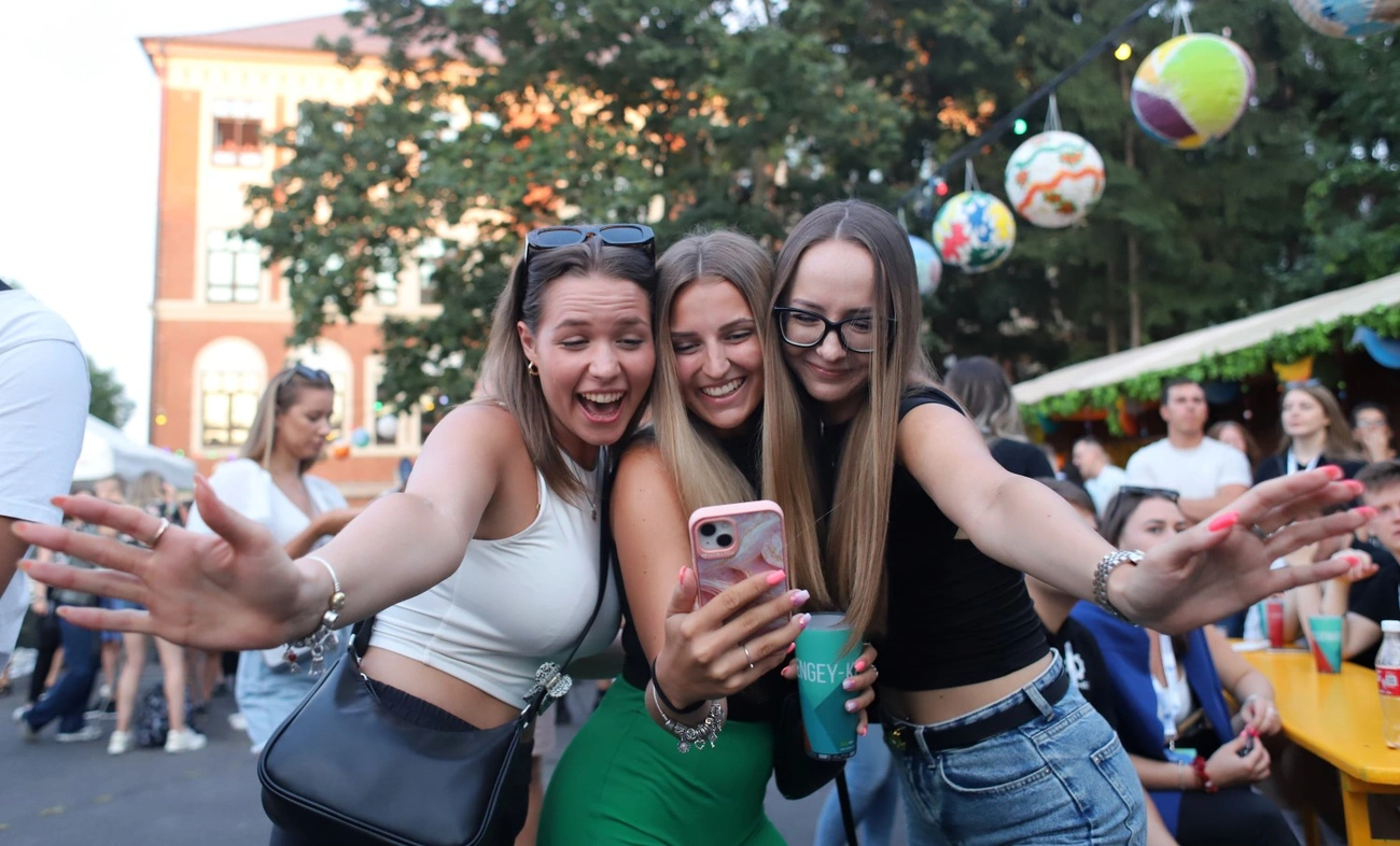 Pont Ott Parti a Csengey Kertben 