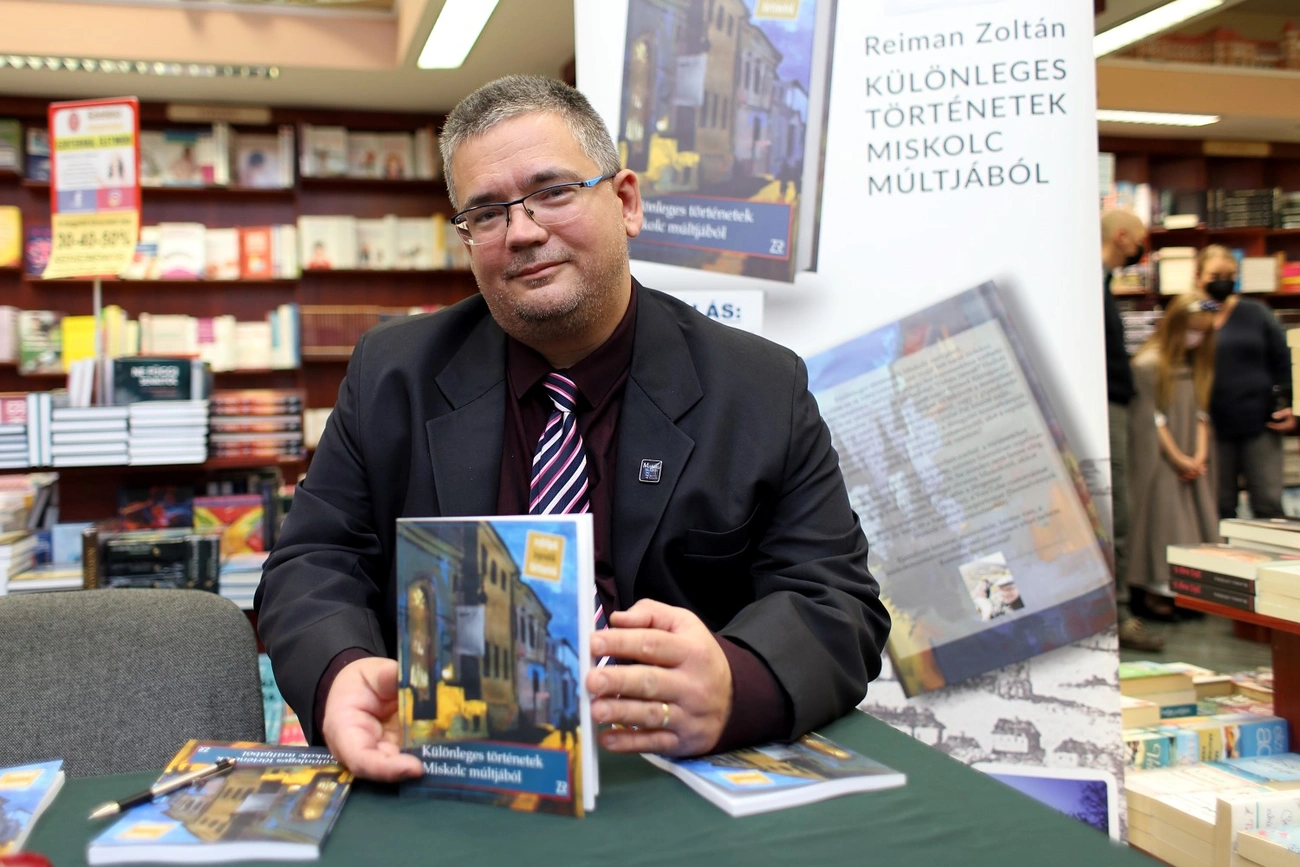Reimann Zoltán könyvbemutatója a Géniusz Könyváruházban 