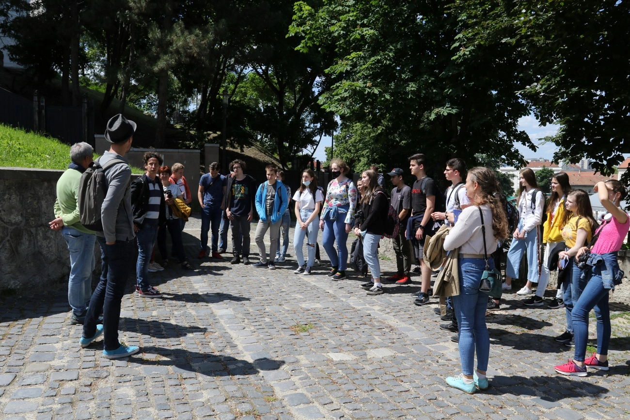 Tematikus séta a történelmi Avason