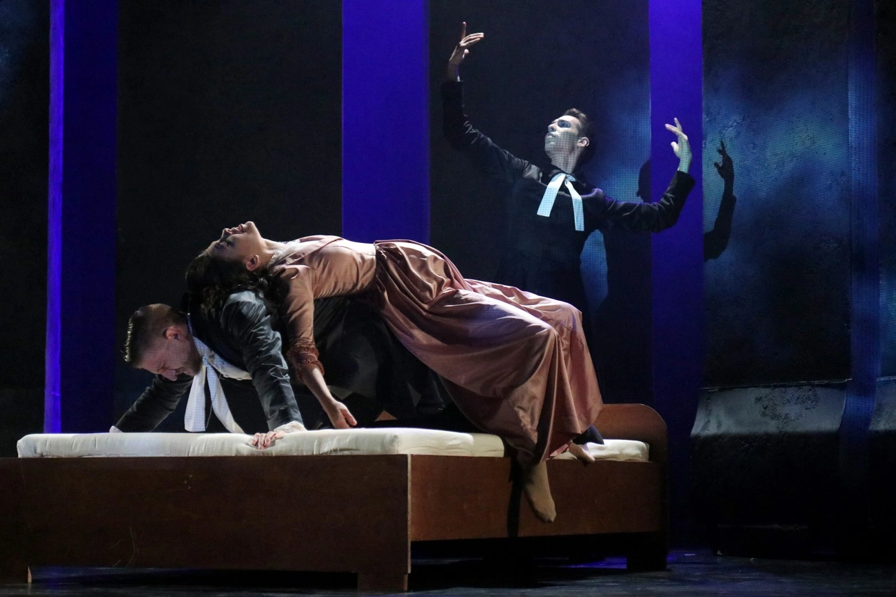 Üvöltő szelek - táncjáték a Kamaraszínházban 