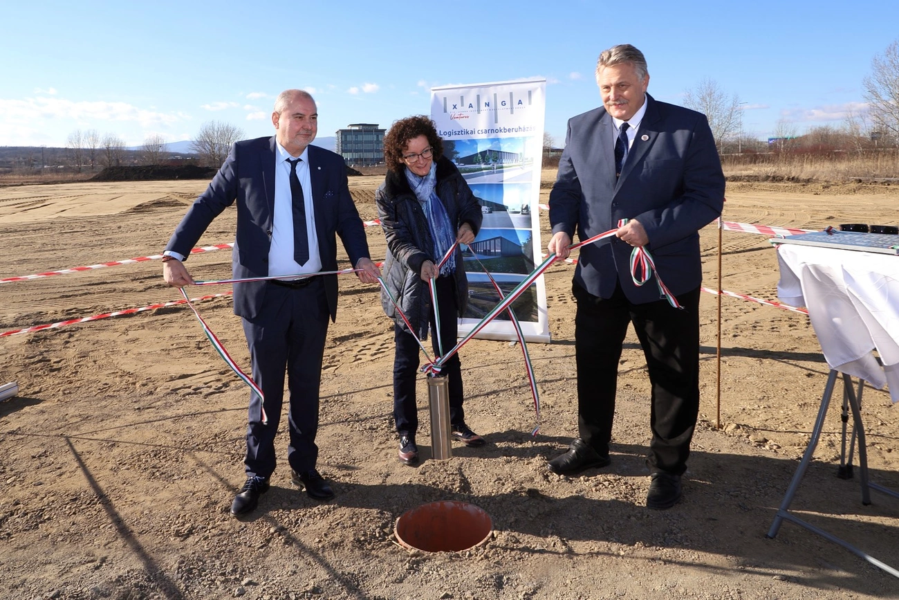 Xanga Logisztikai Inkubátor alapkőletétel 