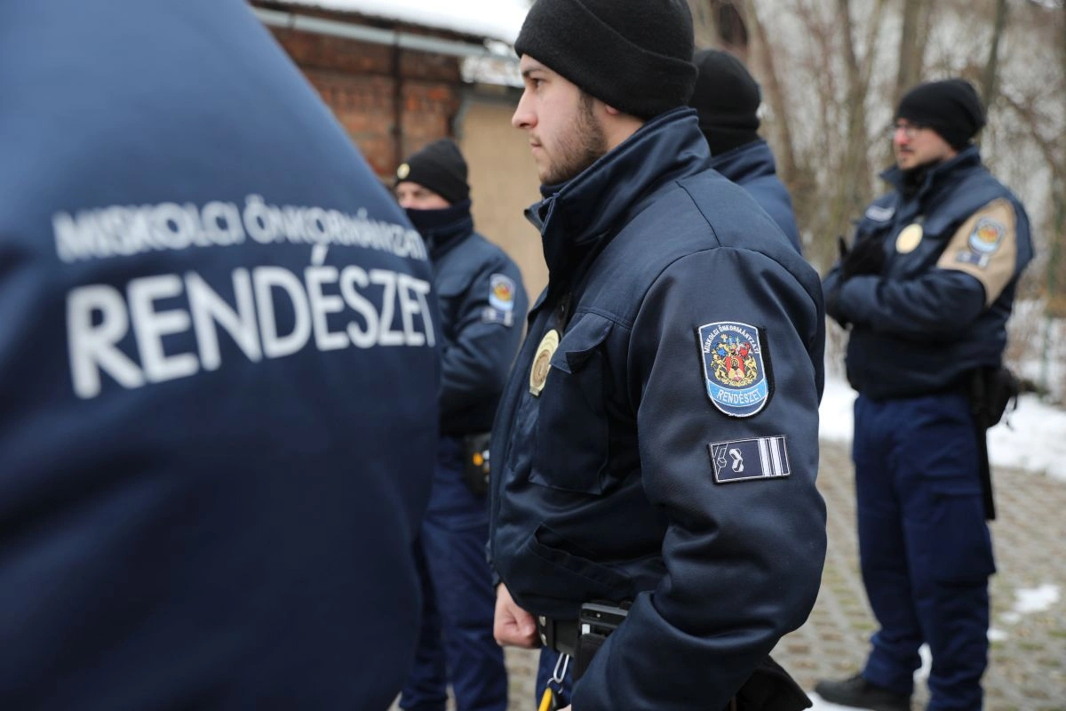 Rendészeti ellenőrzés a Vasgyárban. Fotó: Juhász Ákos